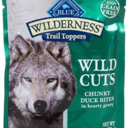 Blue Buffalo Wilderness Wild Cuts Trail Toppers Cão Pato em Molho - 24 Pacotes de 85g Cada (Total 2040g)