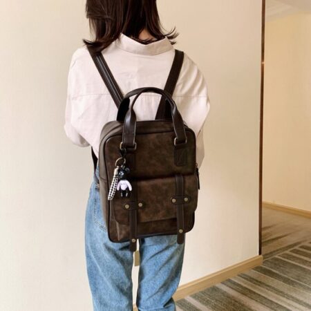 Bolsa Mochila Feminina Executiva Vintage com Fivelas - Imagem 7