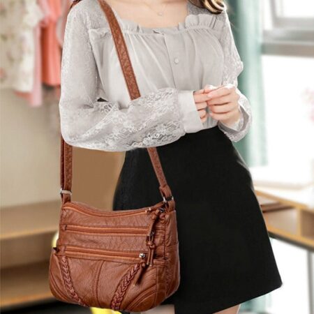 Bolsa de Couro Feminina Maison Chic - Imagem 8