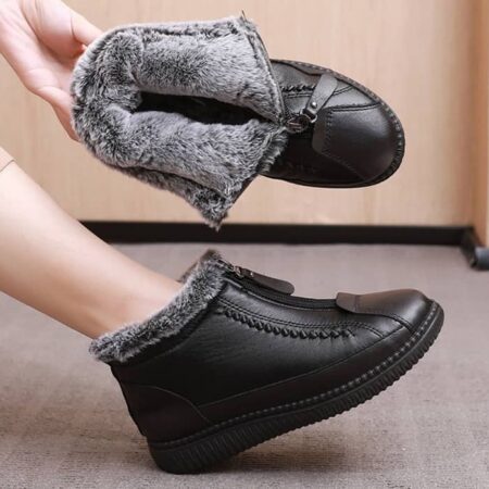 Bota Quentinha Linha Inverno Impermeável e Aveludada Cano Curto - Imagem 14