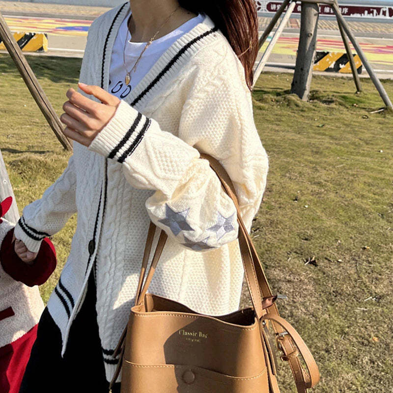 Cardigan Feminino de Inverno de Malha Bordado - Imagem 6