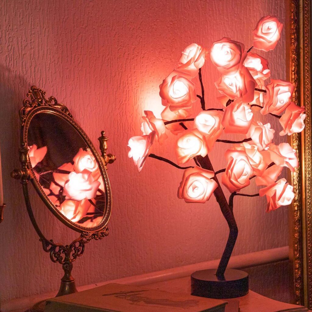 LED Rose Maria - Abajur LED em formato de Árvores com Rosas