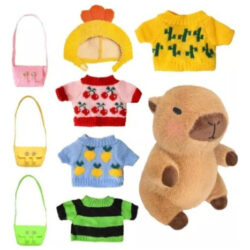 // Pelúcia De Capivara Com 9 Acessórios