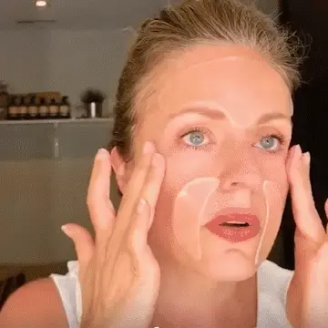 Kit com 16 Adesivos para Rugas e Linhas de Expressão Reutilizável - Facial, Pescoço e Colo