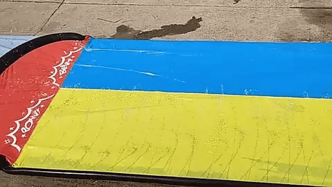 Escorregador Divertido com Esguicho de Água